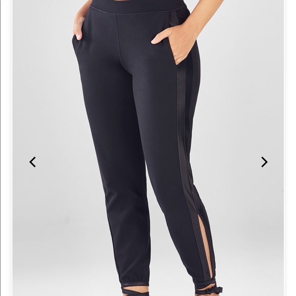 Fabletics Pants - Fabletics Kara Pant Black Size S )C17)